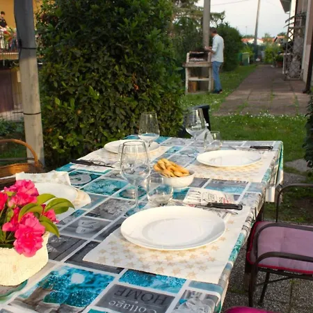 'casa Natalia' Mit Privatparkplatz By Interhome
